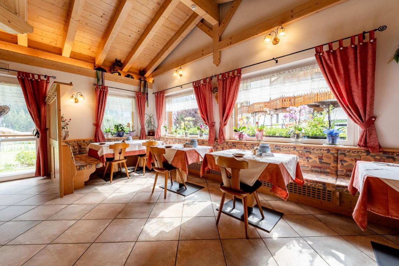 Bed and Breakfast Garni Letizia Campitello di Fassa Exterior foto