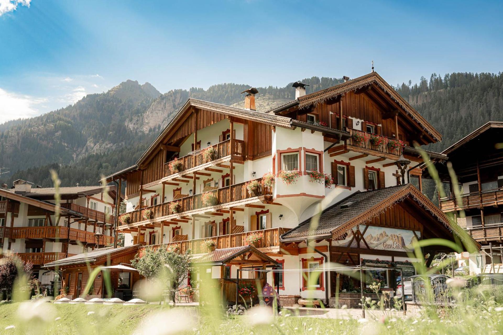 Bed and Breakfast Garni Letizia Campitello di Fassa Exterior foto